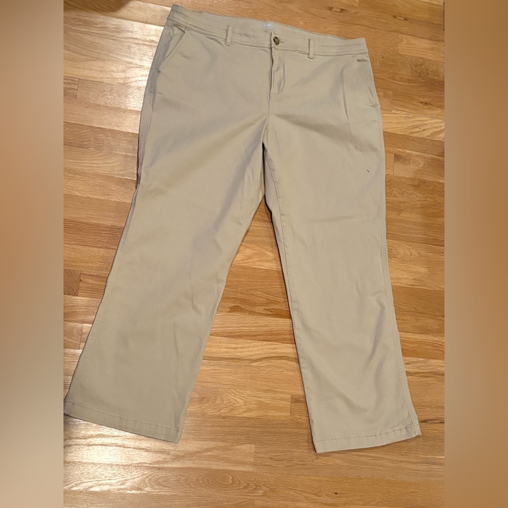 Boot Cut Khaki by Old Navy- Short